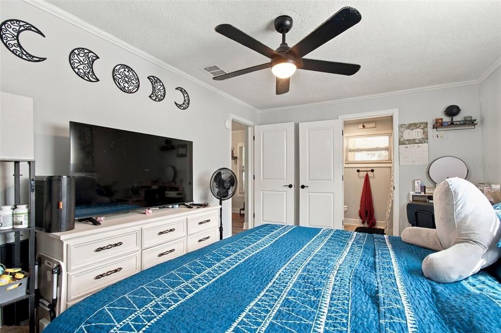 En Venta: $399,500 (4 camas, 2 baños, 1224 Pies cuadrados)
