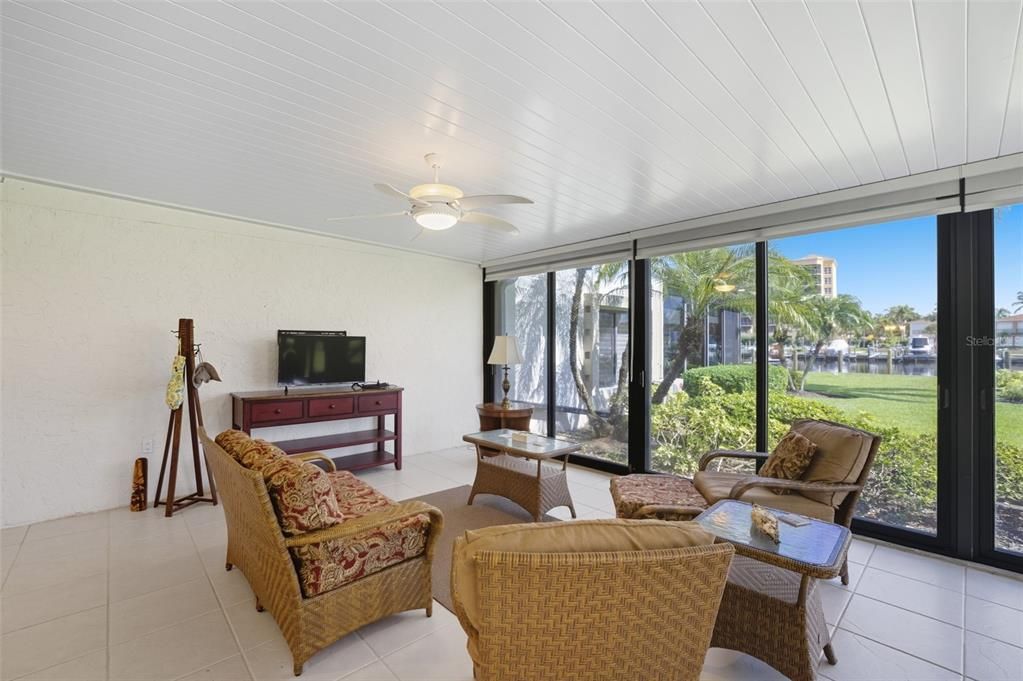 For Sale: $369,000 (3 beds, 2 baths, 2569 Square Feet)