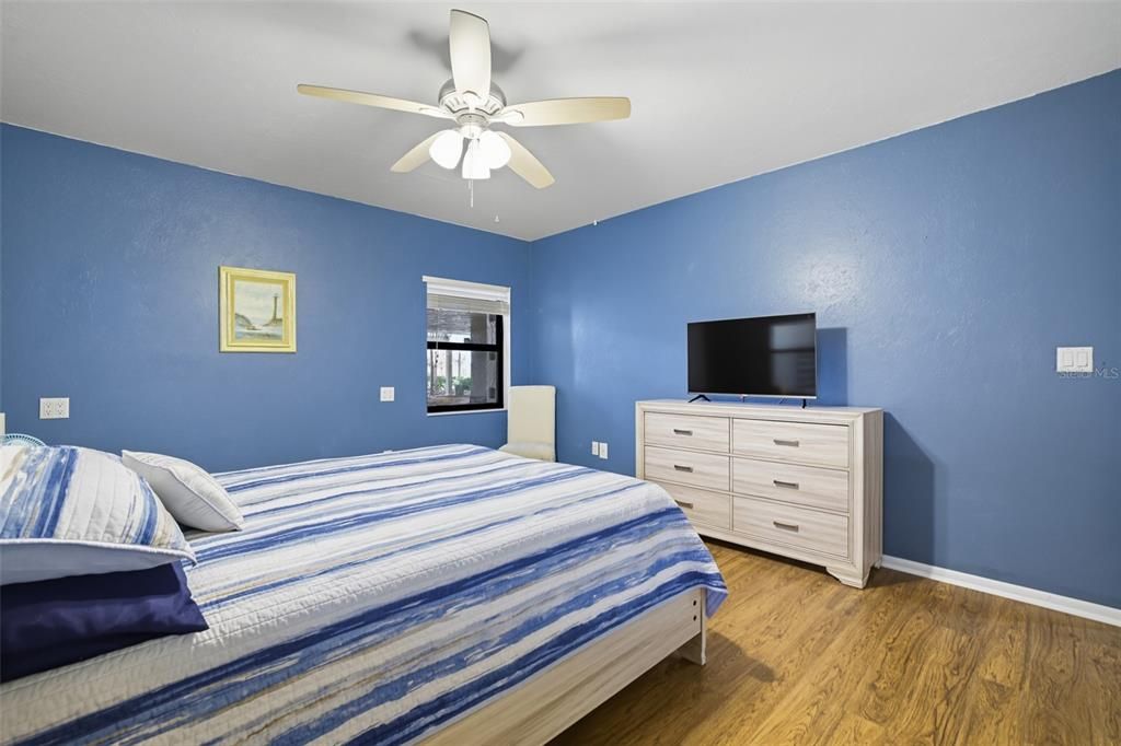 For Sale: $369,000 (3 beds, 2 baths, 2569 Square Feet)
