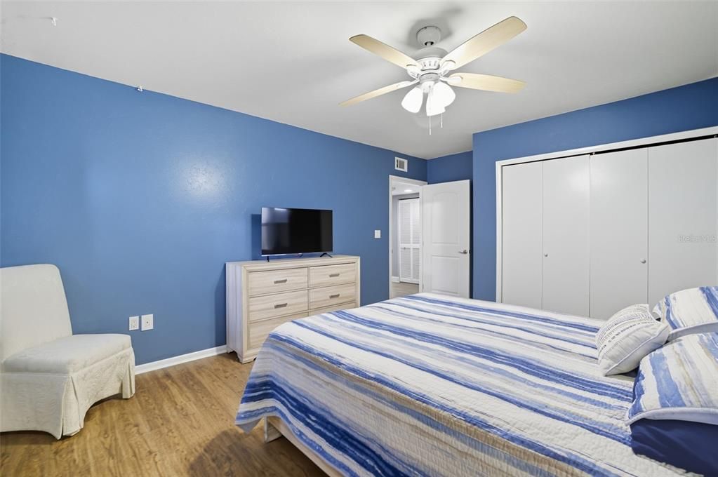 For Sale: $369,000 (3 beds, 2 baths, 2569 Square Feet)