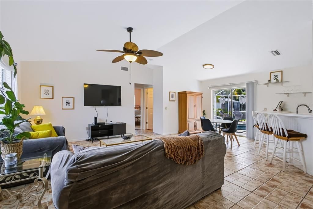 En Venta: $355,000 (3 camas, 2 baños, 1192 Pies cuadrados)