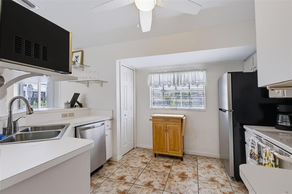 En Venta: $355,000 (3 camas, 2 baños, 1192 Pies cuadrados)