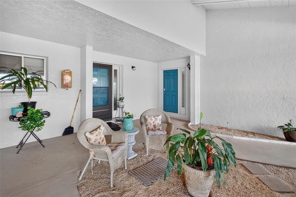 For Sale: $159,900 (2 beds, 2 baths, 1110 Square Feet)