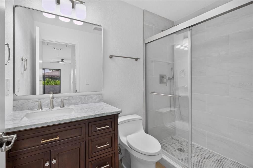 For Sale: $159,900 (2 beds, 2 baths, 1110 Square Feet)