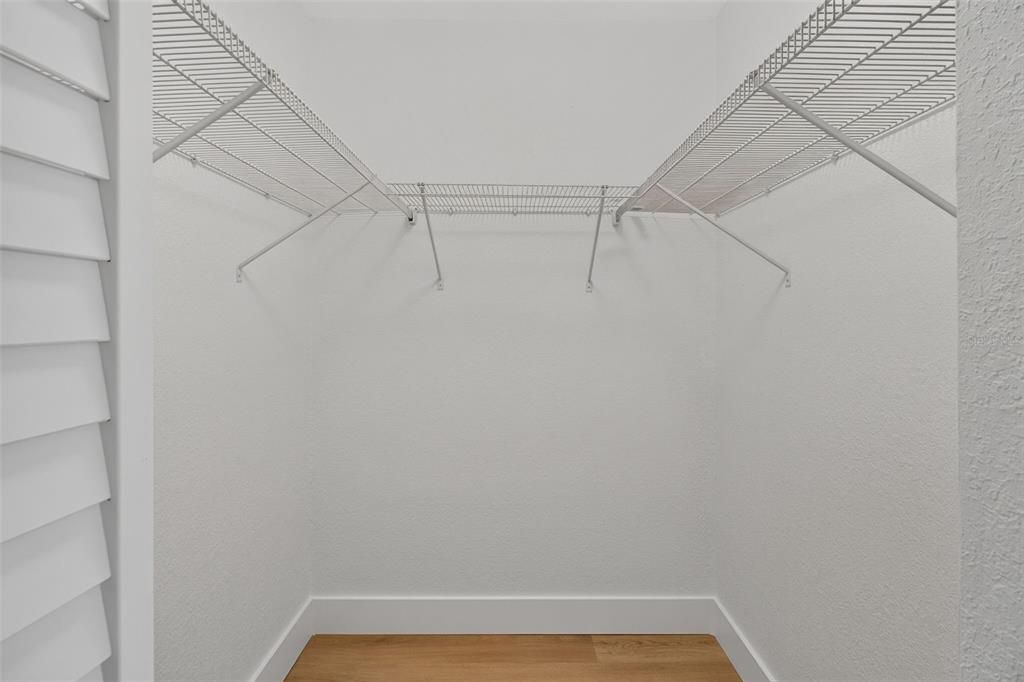 For Sale: $159,900 (2 beds, 2 baths, 1110 Square Feet)