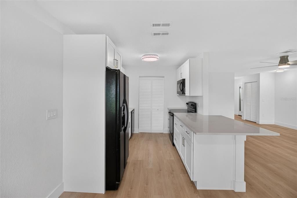 For Sale: $159,900 (2 beds, 2 baths, 1110 Square Feet)