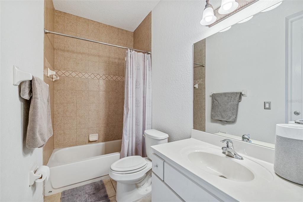 На продажу: $384,900 (3 спален, 2 ванн, 1538 Квадратных фут)