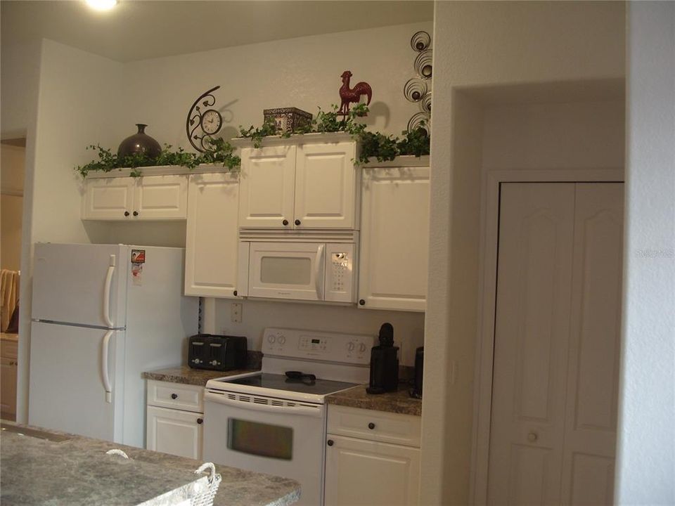 En Venta: $295,200 (3 camas, 2 baños, 1591 Pies cuadrados)