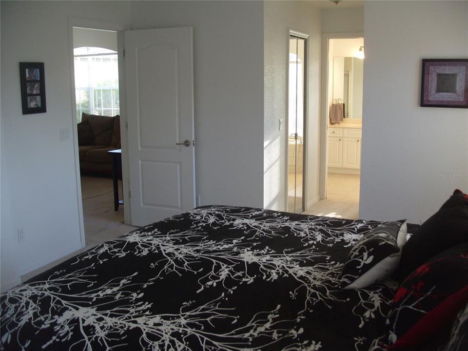 En Venta: $295,200 (3 camas, 2 baños, 1591 Pies cuadrados)