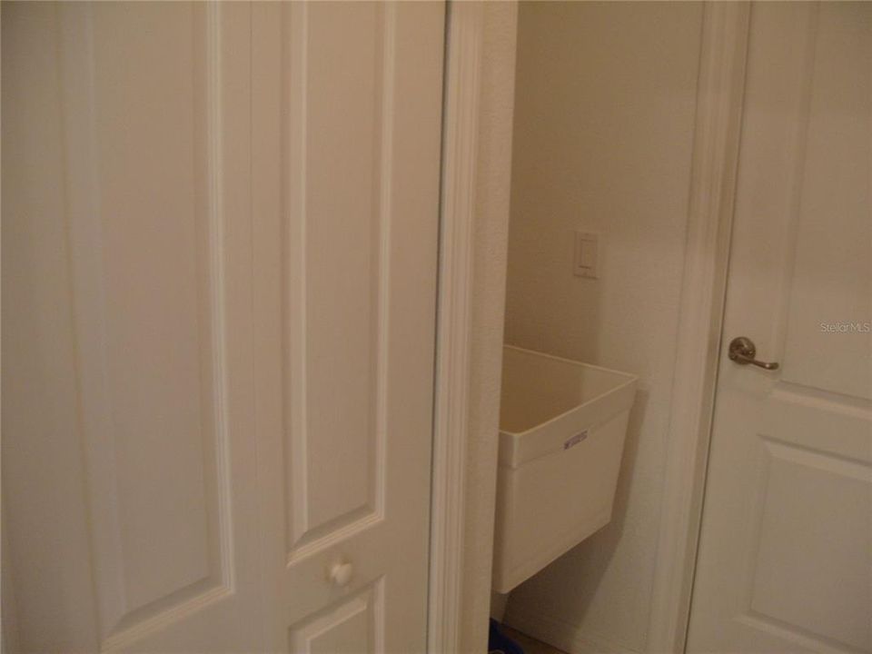 En Venta: $295,200 (3 camas, 2 baños, 1591 Pies cuadrados)