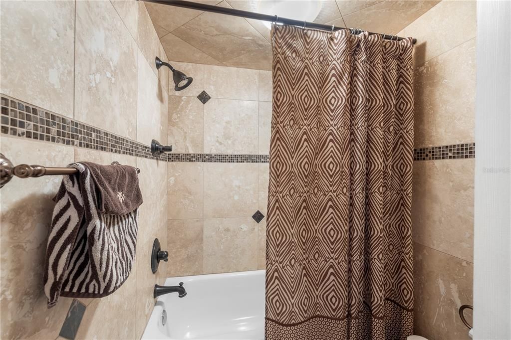 En Venta: $359,000 (2 camas, 2 baños, 1236 Pies cuadrados)