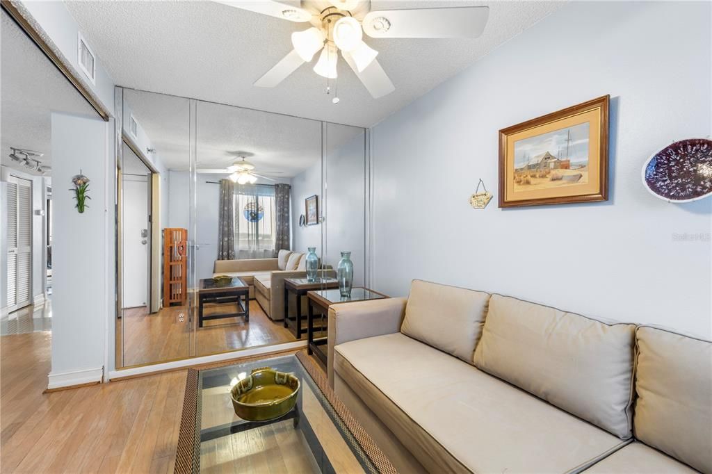 En Venta: $359,000 (2 camas, 2 baños, 1236 Pies cuadrados)