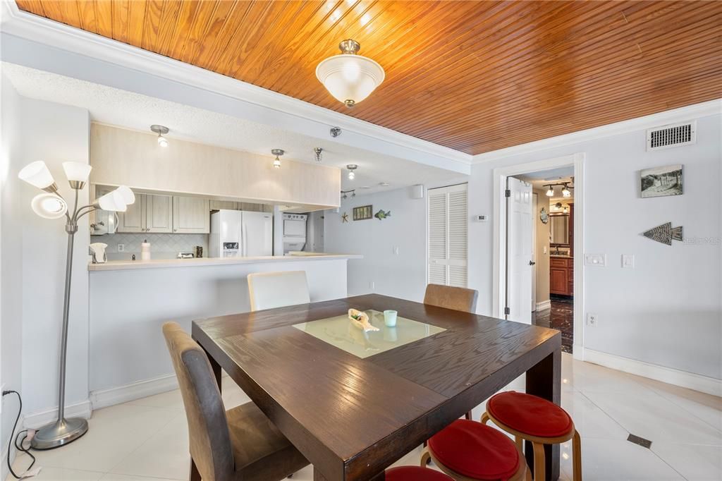 En Venta: $359,000 (2 camas, 2 baños, 1236 Pies cuadrados)