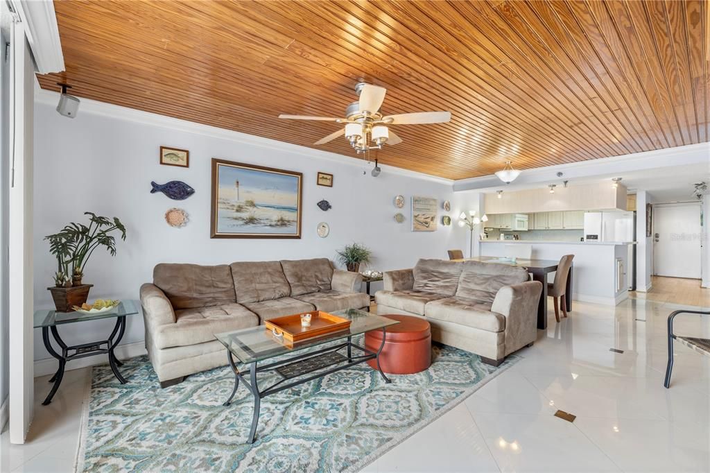 En Venta: $359,000 (2 camas, 2 baños, 1236 Pies cuadrados)