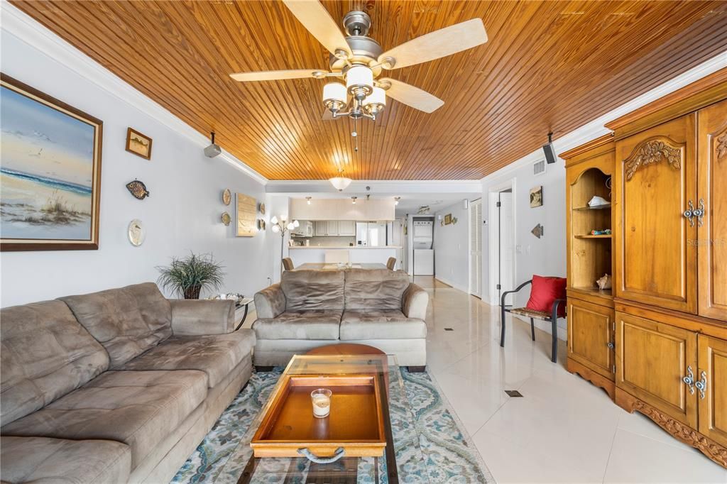 En Venta: $359,000 (2 camas, 2 baños, 1236 Pies cuadrados)
