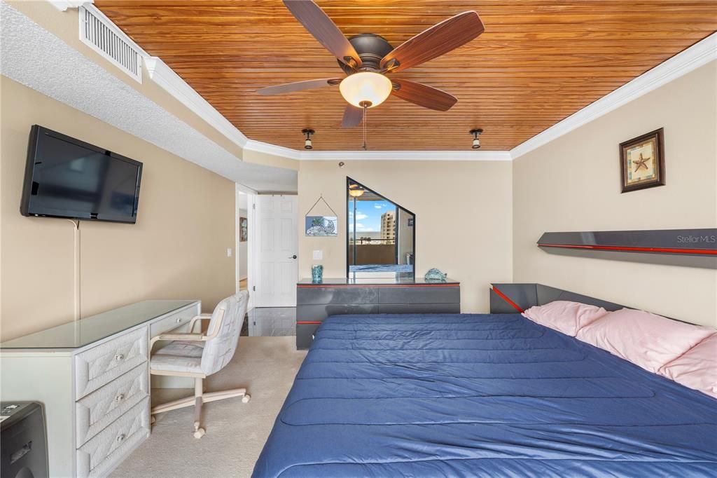En Venta: $359,000 (2 camas, 2 baños, 1236 Pies cuadrados)