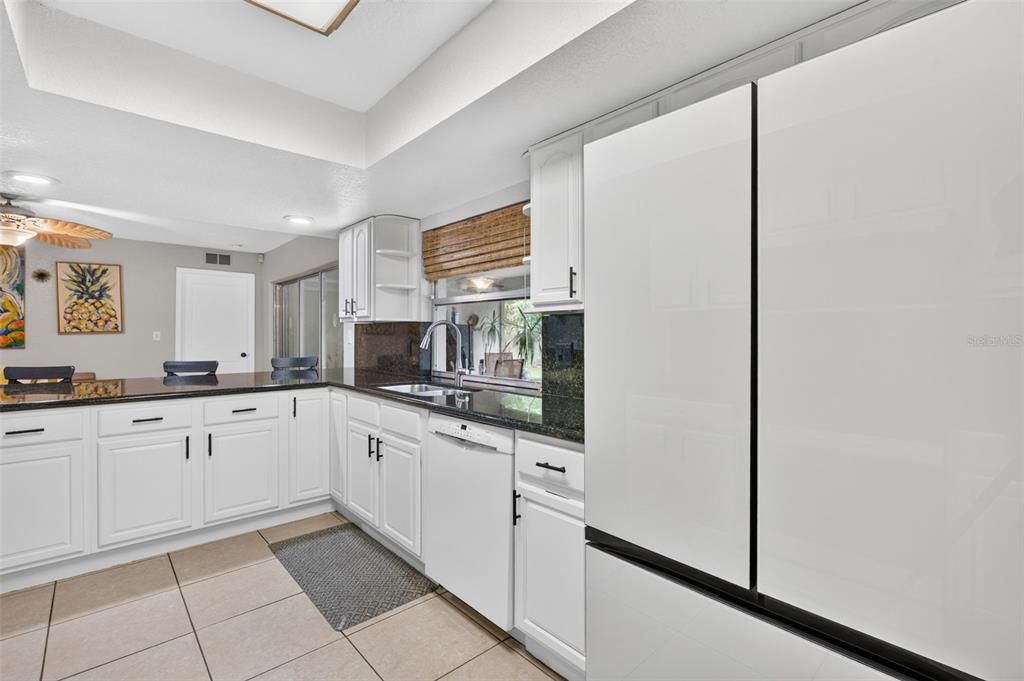 На продажу: $629,900 (4 спален, 2 ванн, 1684 Квадратных фут)