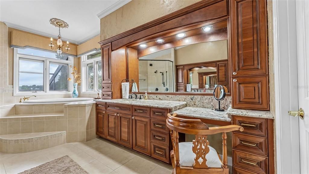 На продажу: $1,400,000 (3 спален, 3 ванн, 5404 Квадратных фут)
