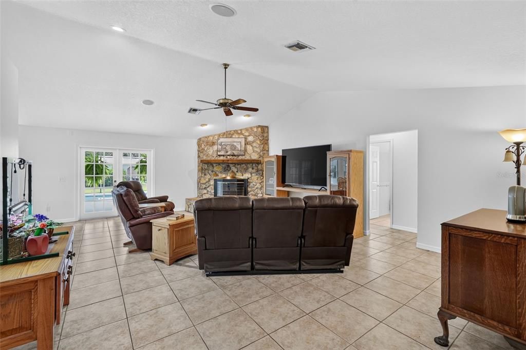 For Sale: $850,000 (3 beds, 2 baths, 2344 Square Feet)