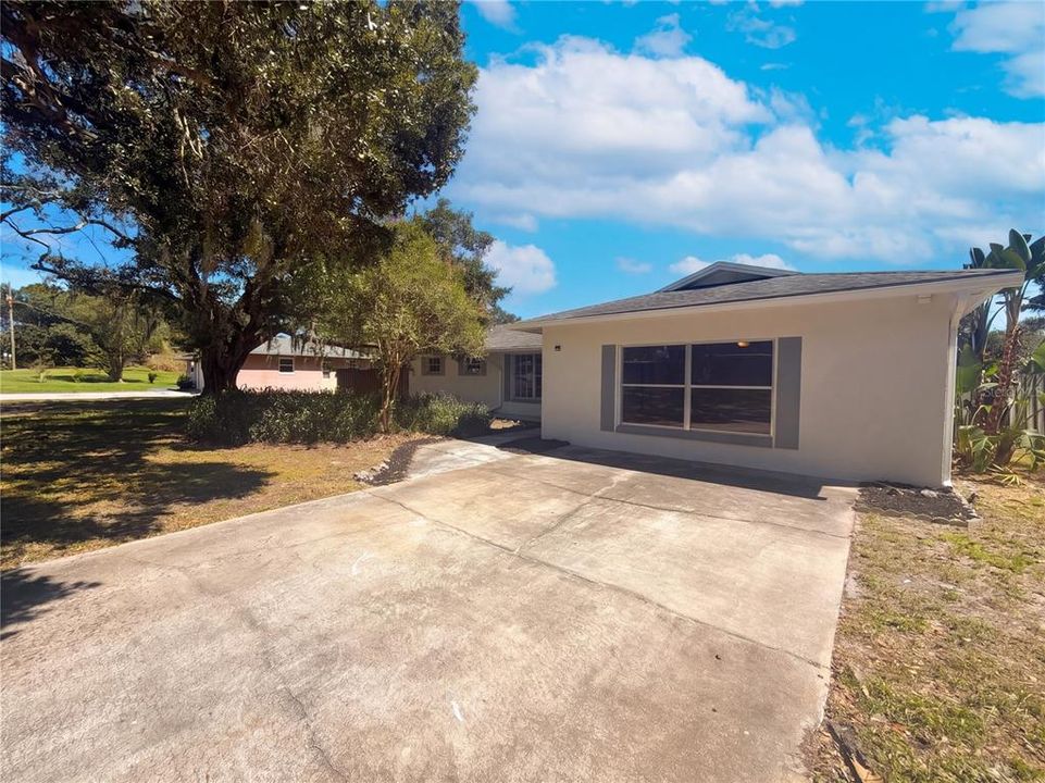 En Venta: $355,000 (4 camas, 2 baños, 1716 Pies cuadrados)