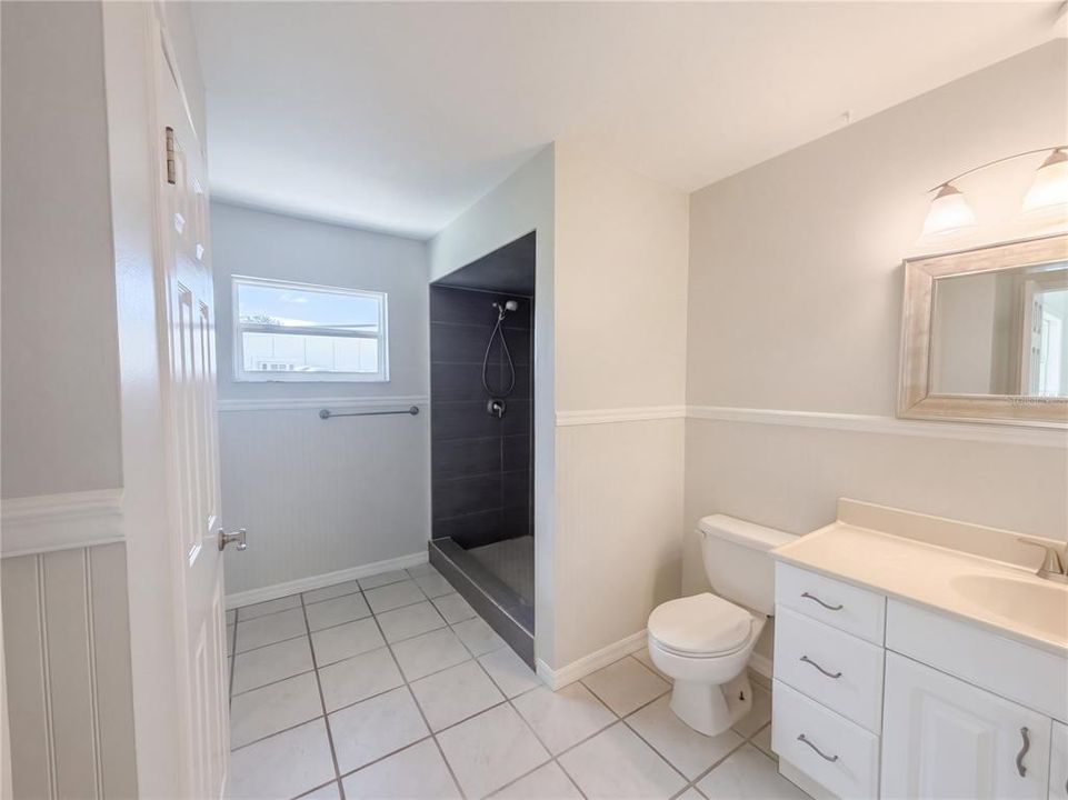 En Venta: $355,000 (4 camas, 2 baños, 1716 Pies cuadrados)