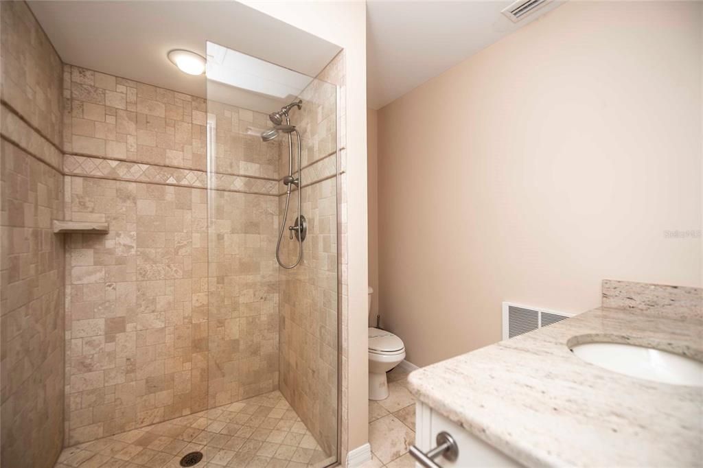 En Venta: $1,200,000 (4 camas, 4 baños, 2794 Pies cuadrados)