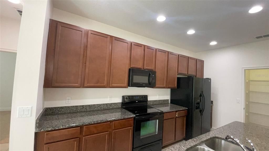 For Rent: $2,799 (4 beds, 3 baths, 2214 Square Feet)