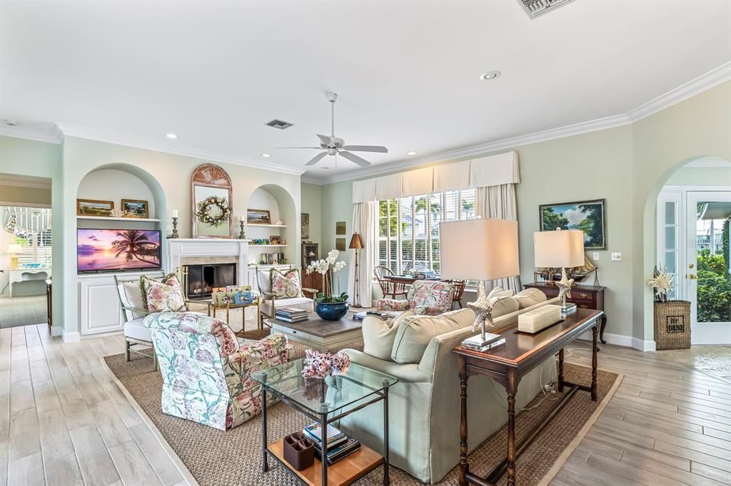 For Sale: $4,950,000 (4 beds, 4 baths, 3500 Square Feet)