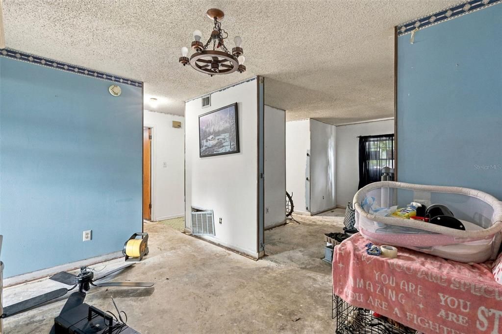 For Sale: $146,000 (4 beds, 2 baths, 1762 Square Feet)