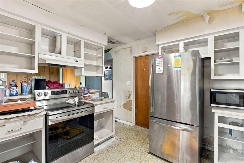 For Sale: $146,000 (4 beds, 2 baths, 1762 Square Feet)
