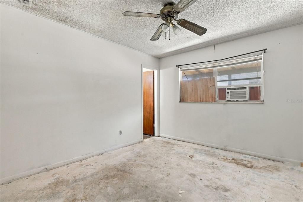 For Sale: $146,000 (4 beds, 2 baths, 1762 Square Feet)