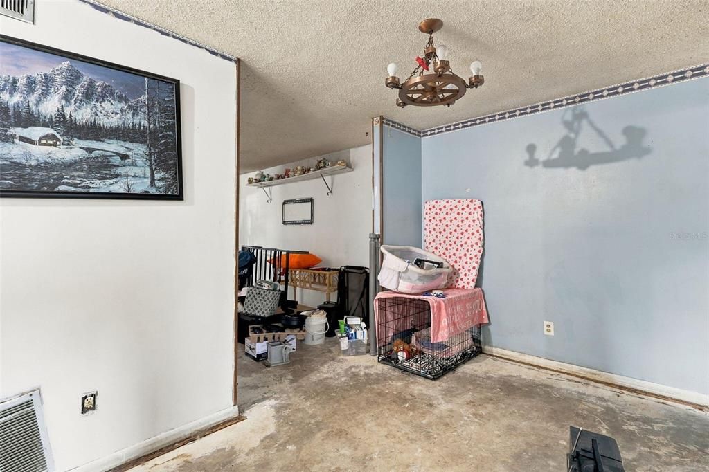 For Sale: $146,000 (4 beds, 2 baths, 1762 Square Feet)