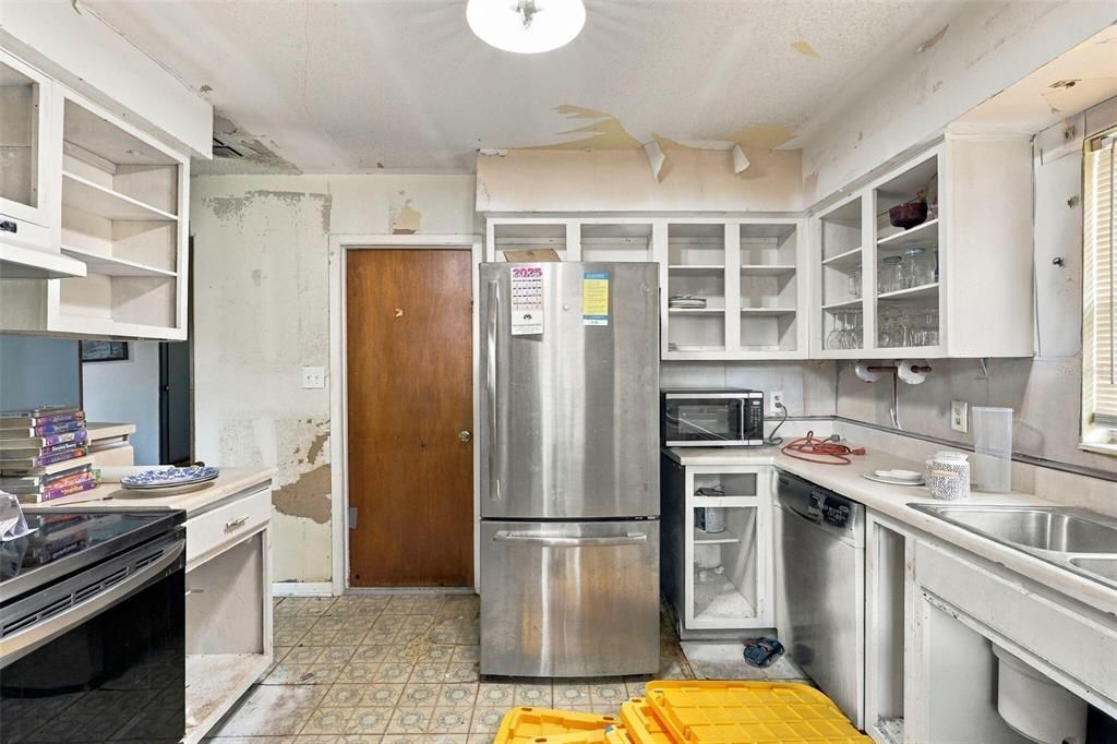For Sale: $146,000 (4 beds, 2 baths, 1762 Square Feet)