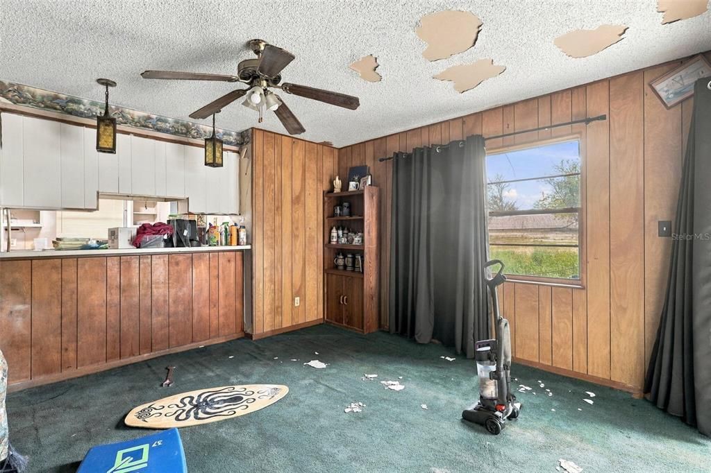 For Sale: $146,000 (4 beds, 2 baths, 1762 Square Feet)