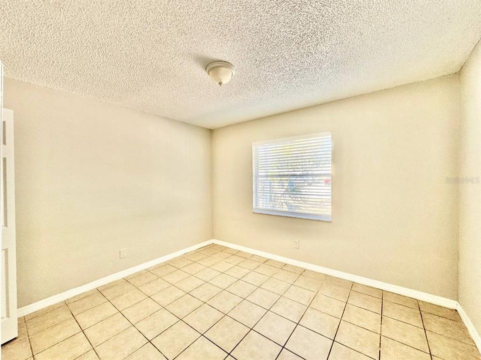 В аренду: $1,350 (2 спален, 1 ванн, 768 Квадратных фут)