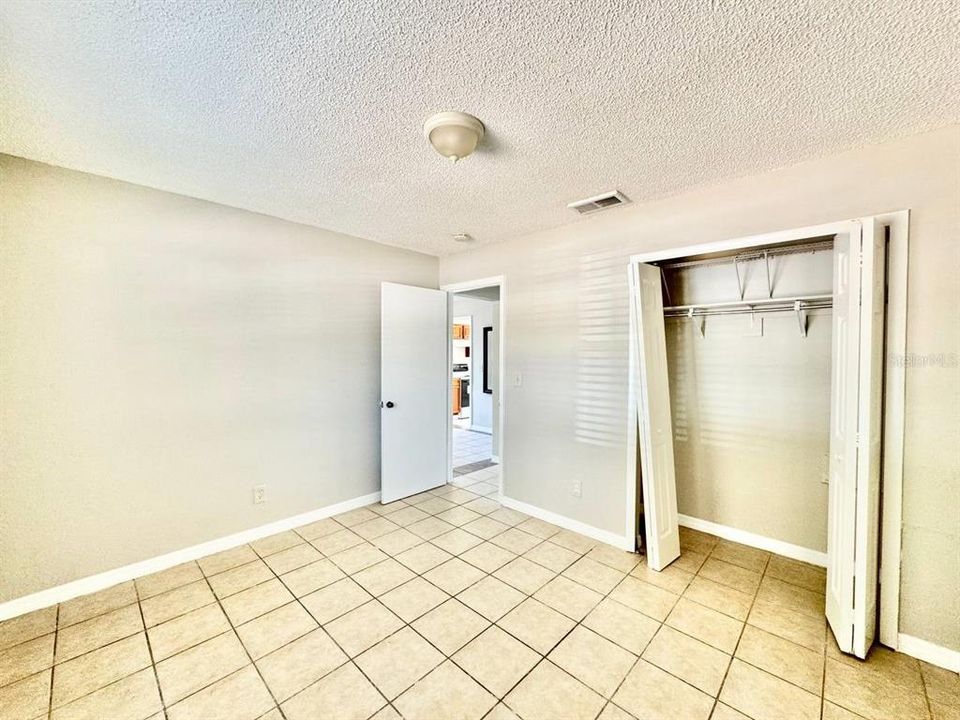 В аренду: $1,350 (2 спален, 1 ванн, 768 Квадратных фут)