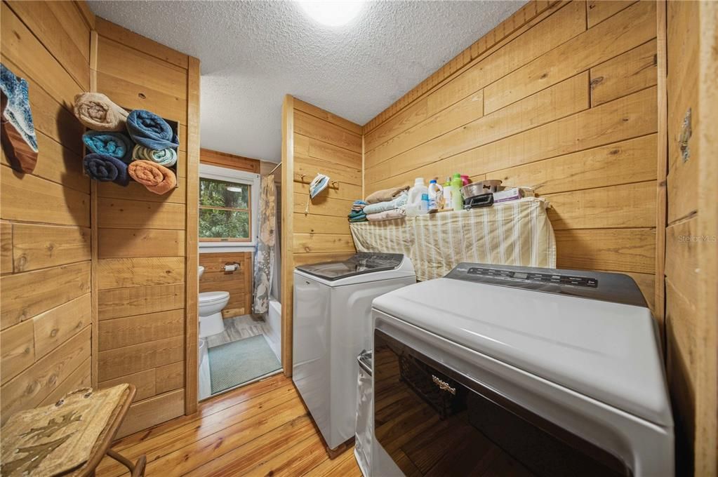 На продажу: $425,000 (3 спален, 2 ванн, 1676 Квадратных фут)