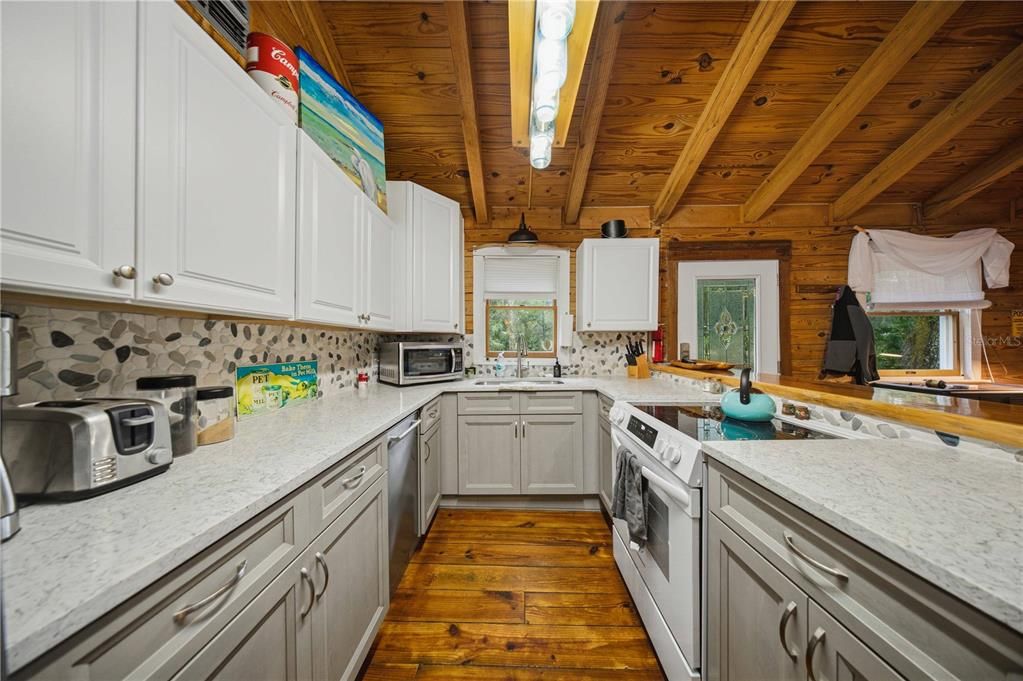 На продажу: $425,000 (3 спален, 2 ванн, 1676 Квадратных фут)