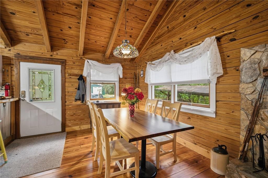 На продажу: $425,000 (3 спален, 2 ванн, 1676 Квадратных фут)