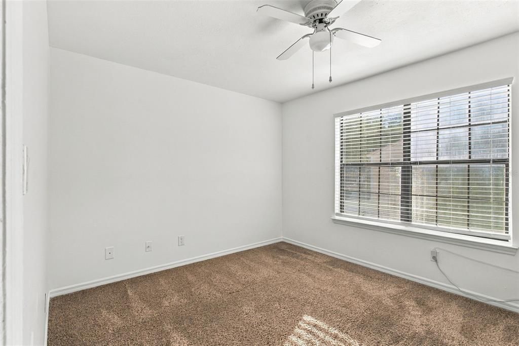 For Sale: $165,000 (2 beds, 1 baths, 896 Square Feet)