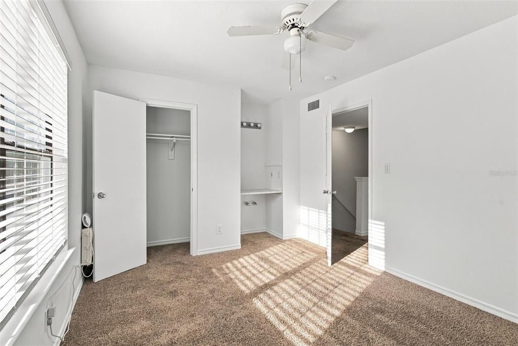 For Sale: $165,000 (2 beds, 1 baths, 896 Square Feet)
