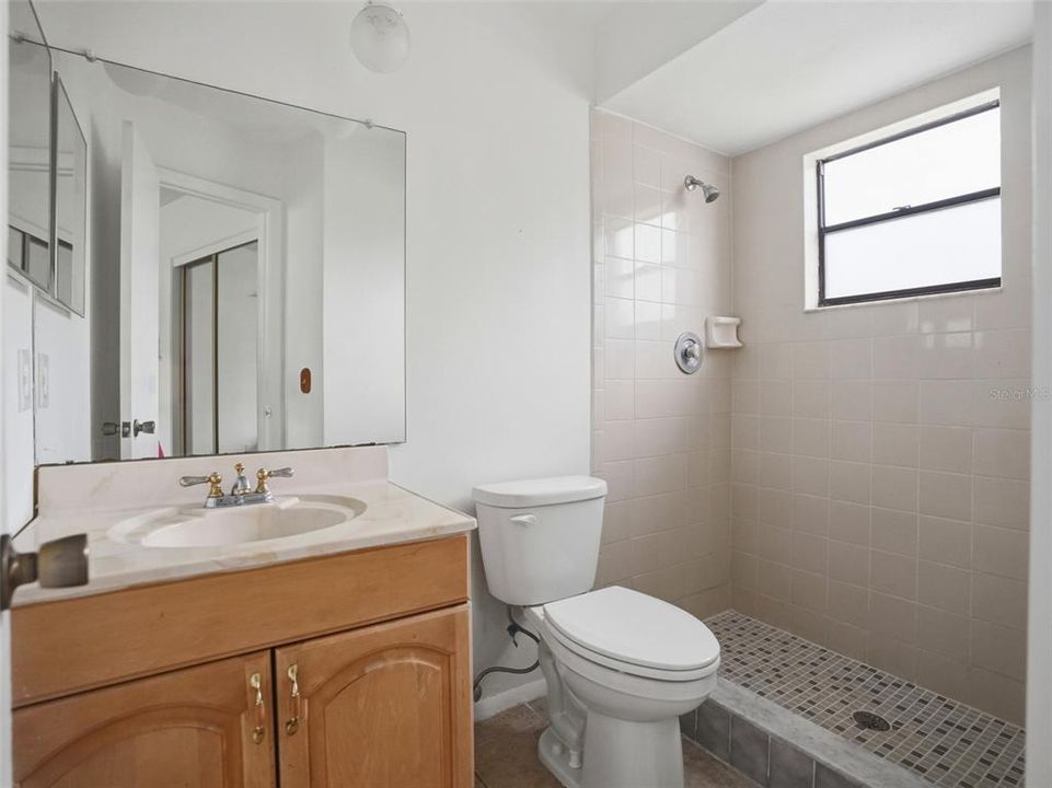 En Venta: $230,000 (2 camas, 2 baños, 1088 Pies cuadrados)