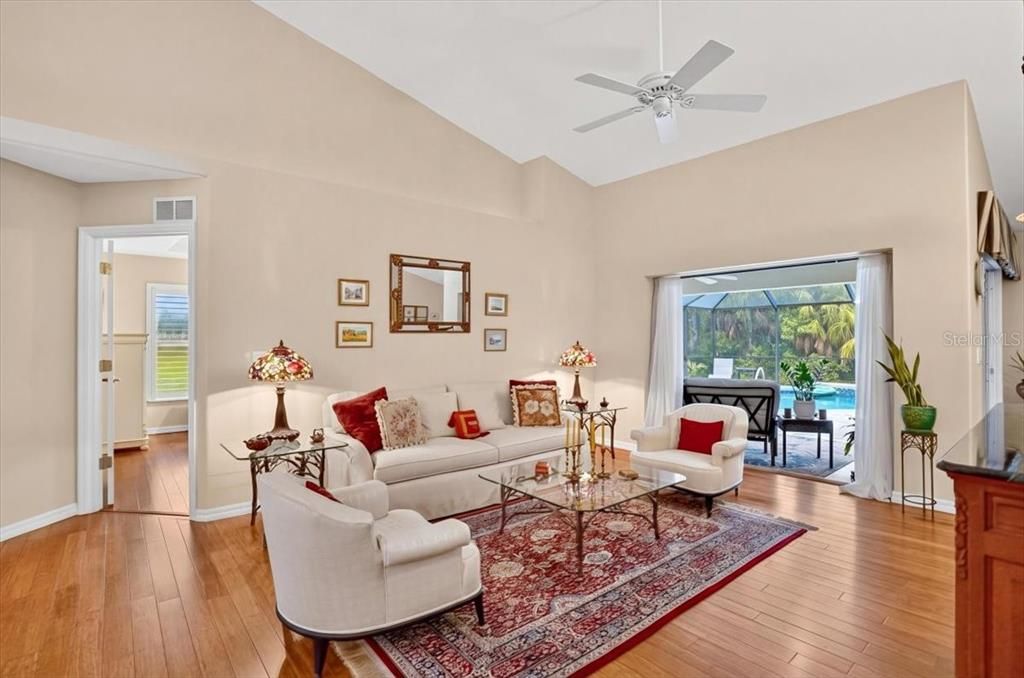 For Sale: $585,000 (3 beds, 2 baths, 2117 Square Feet)