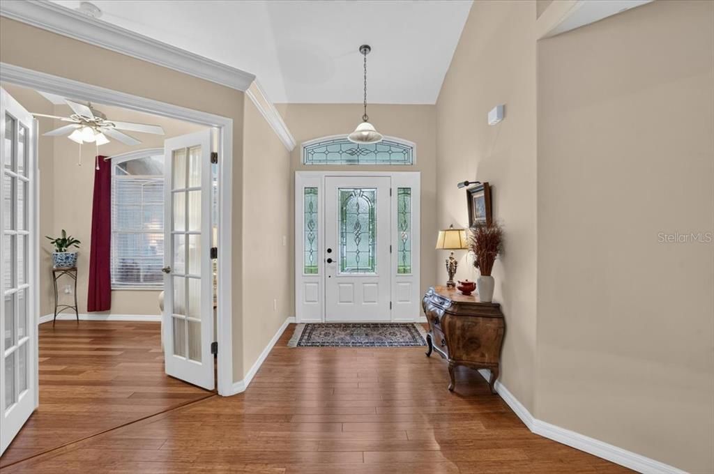 For Sale: $585,000 (3 beds, 2 baths, 2117 Square Feet)