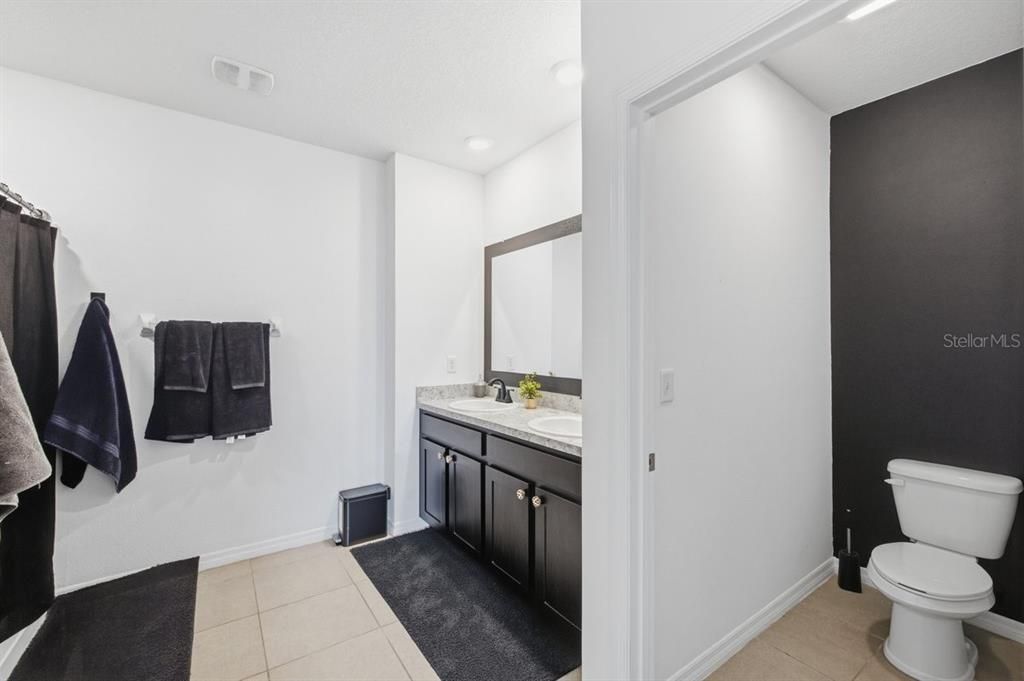 En Venta: $379,900 (5 camas, 3 baños, 2522 Pies cuadrados)