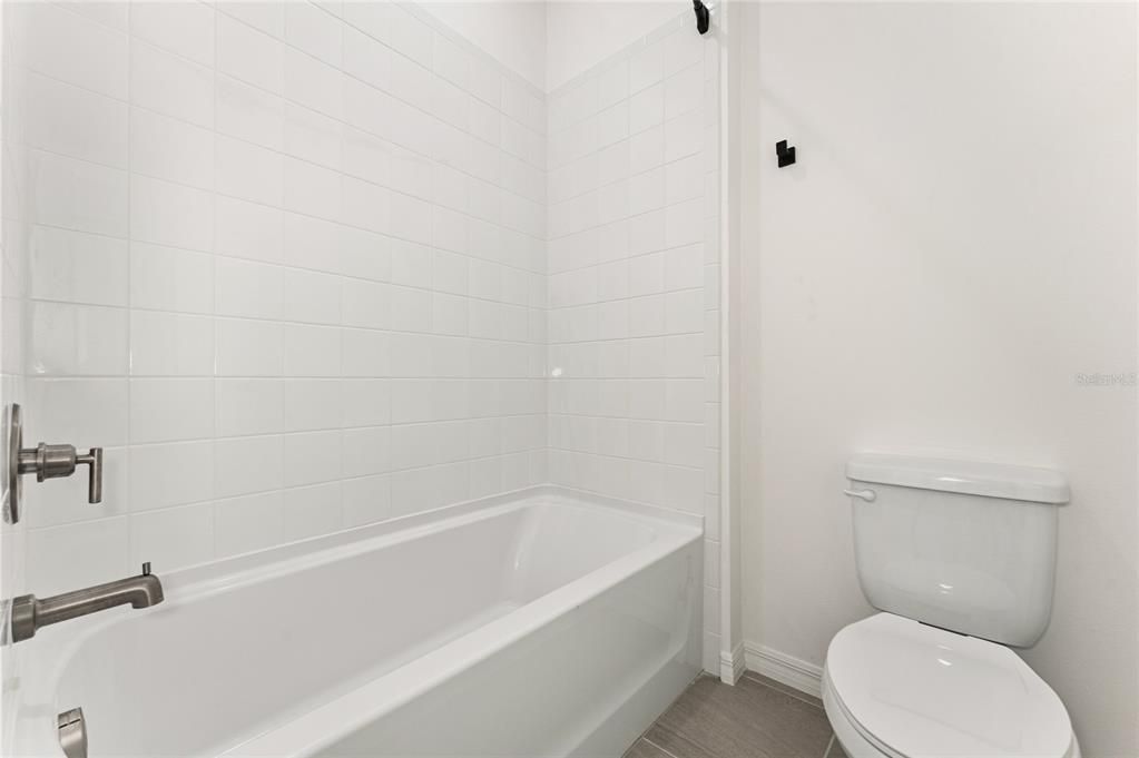 В аренду: $2,200 (4 спален, 2 ванн, 1791 Квадратных фут)