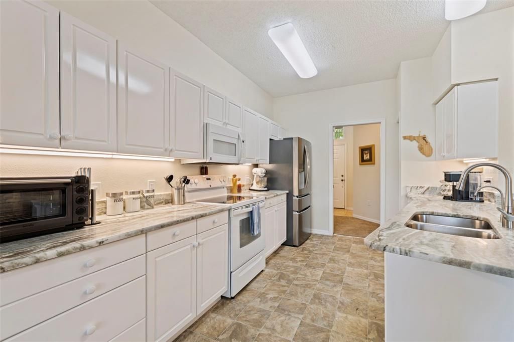 For Sale: $445,000 (3 beds, 2 baths, 1819 Square Feet)
