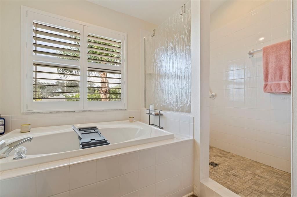 For Sale: $445,000 (3 beds, 2 baths, 1819 Square Feet)