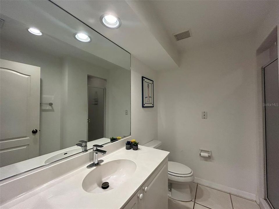 В аренду: $3,000 (2 спален, 2 ванн, 1215 Квадратных фут)