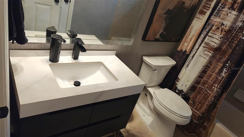 En Venta: $374,900 (3 camas, 3 baños, 2001 Pies cuadrados)